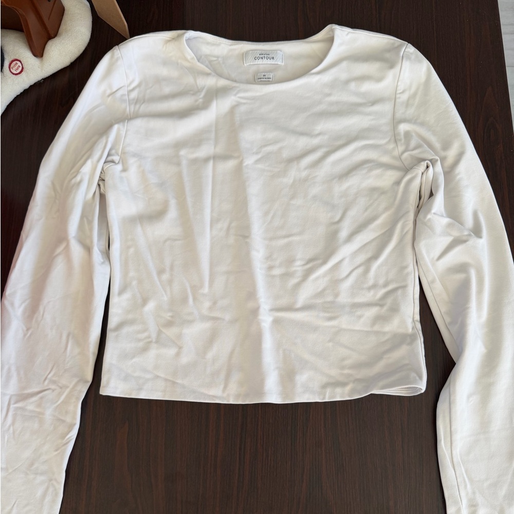 Aritzia Babaton Contour Crew Longsleeve White Sand